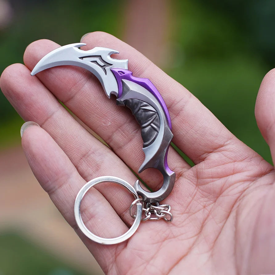Valorant Keychains Set Reaver Karambit Knife Vandal Metal Game Peripheral Metal Sword Weapon Model Keychains Pendant  Gifts Toys